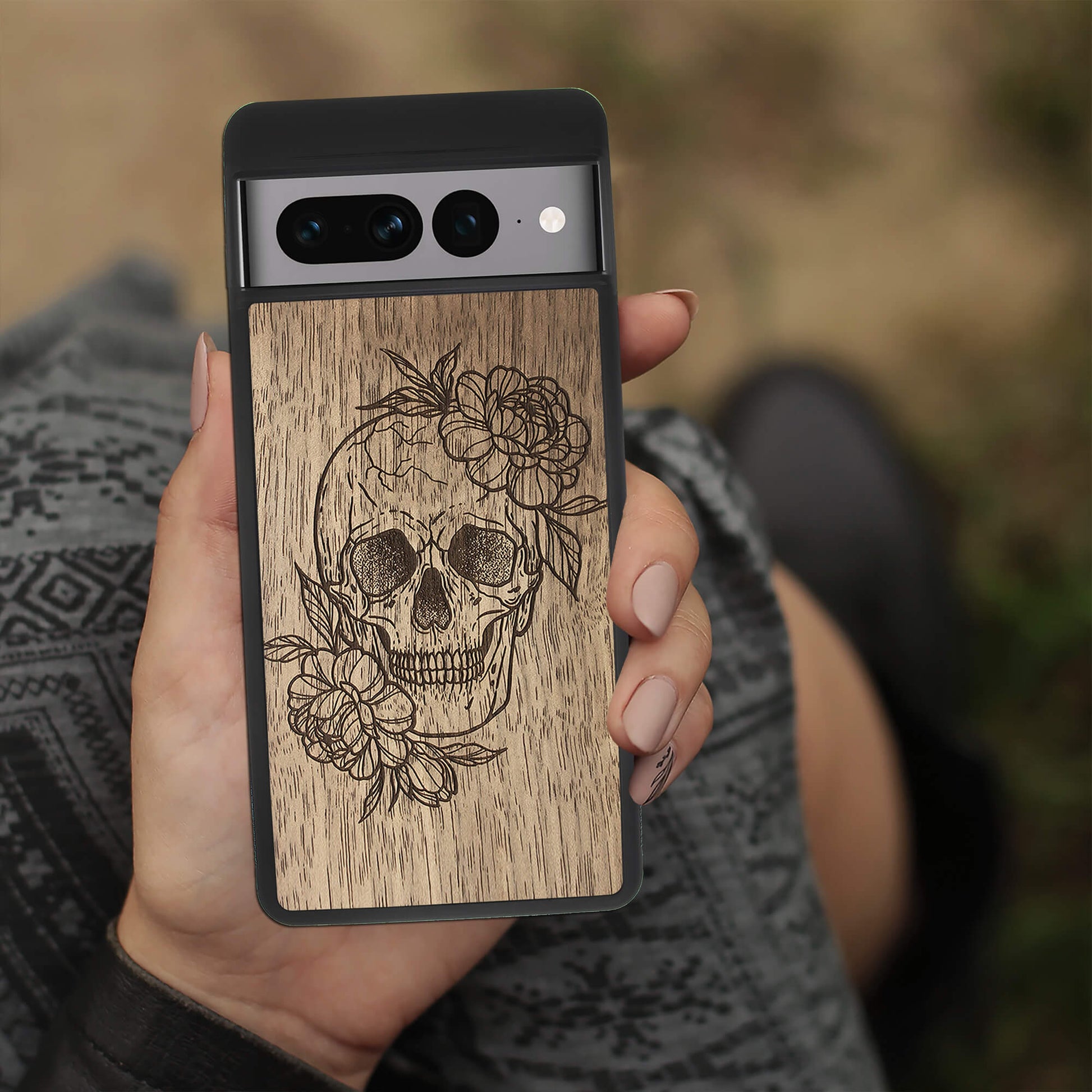 Wood Pixel 7 Pro Case Skull