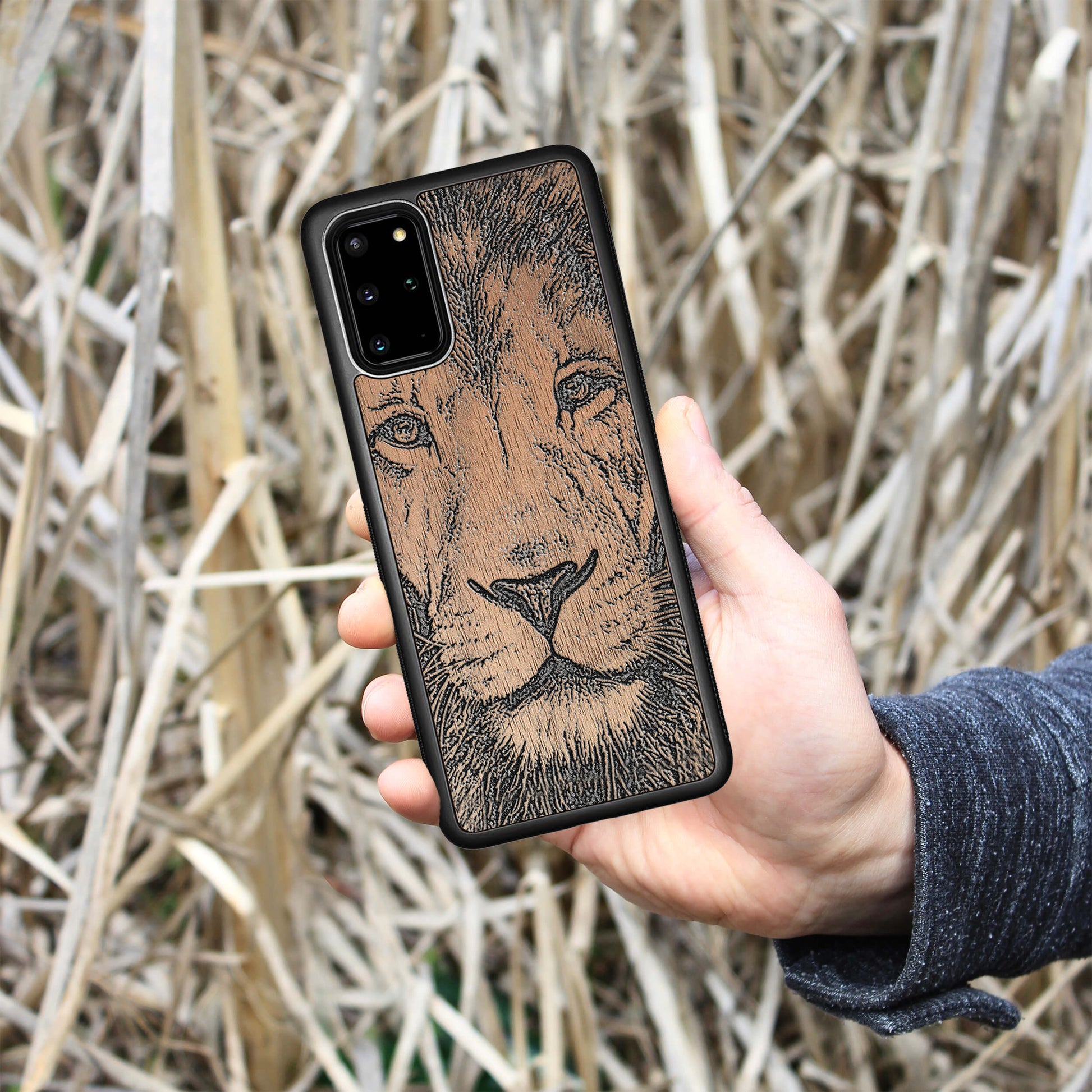 Wooden Galaxy S10 Case Lion face