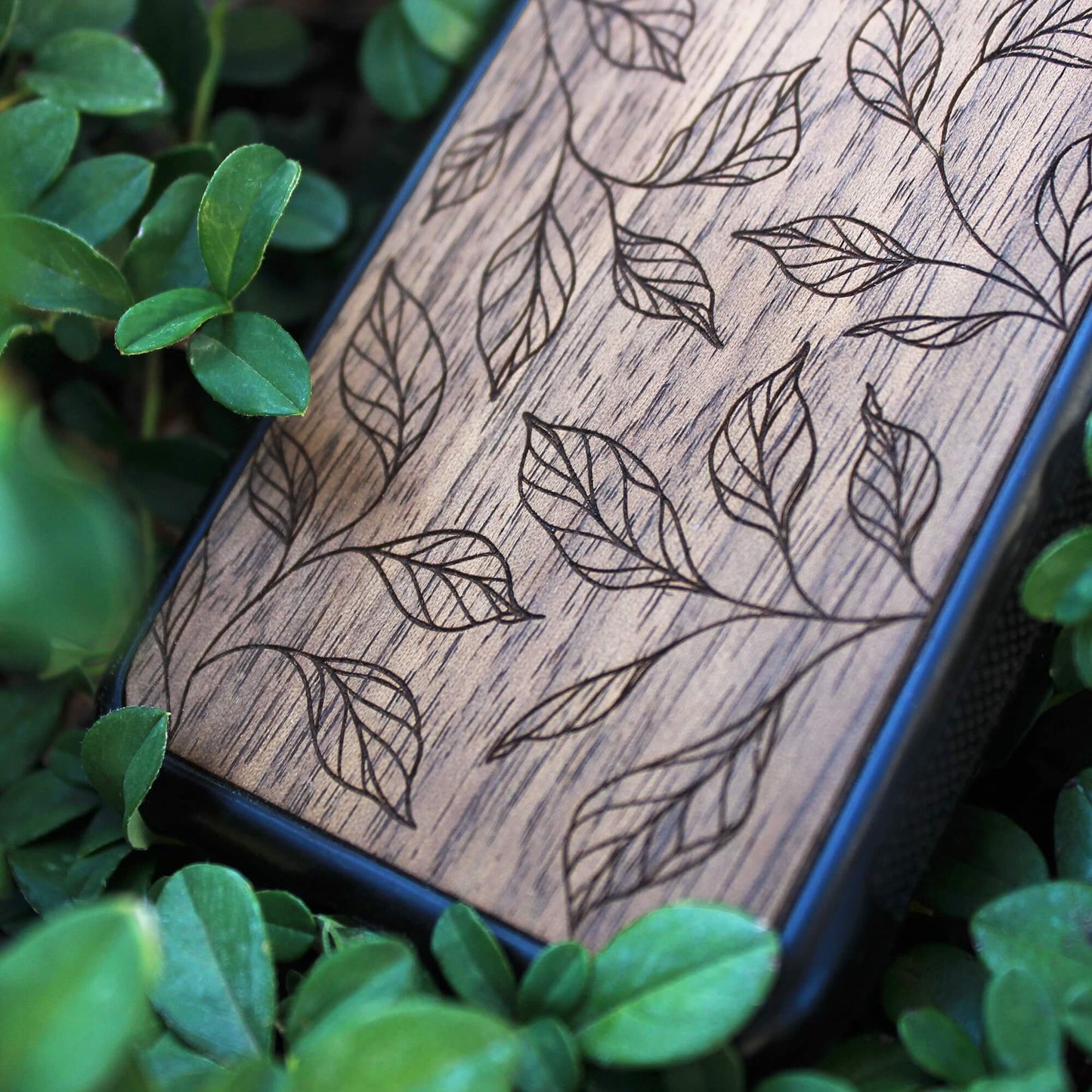Botanical Leaves engraved design WOODGRAW